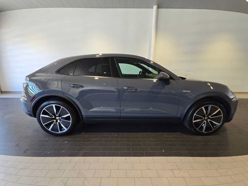 Used 2025 Porsche Macan 4 Electric w/ Premium Package AWD/4WD image 8