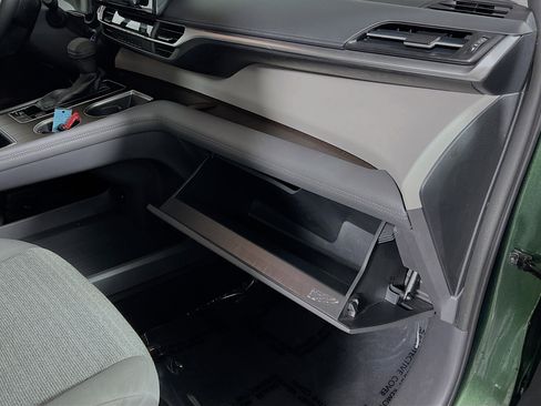 Used 2021 Toyota Sienna LE image 35