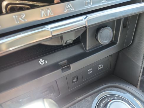 Used 2022 Nissan Armada SV AWD/4WD image 21