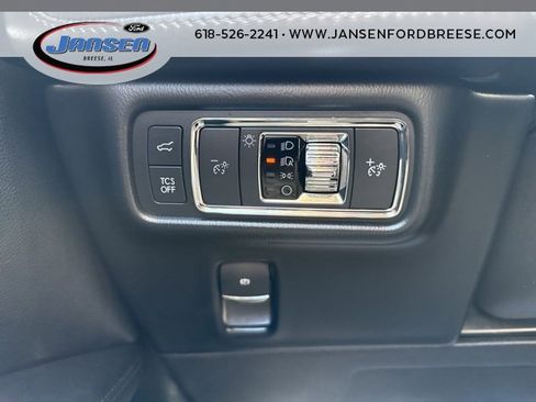 Used 2022 Lincoln Nautilus Reserve image 13