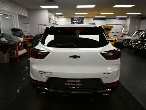 Used 2024 Chevrolet TrailBlazer ACTIV w/ Convenience Package AWD/4WD image 6