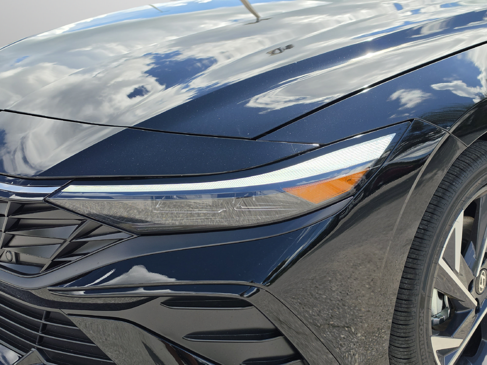 New 2026 Hyundai Elantra Limited FWD image 13