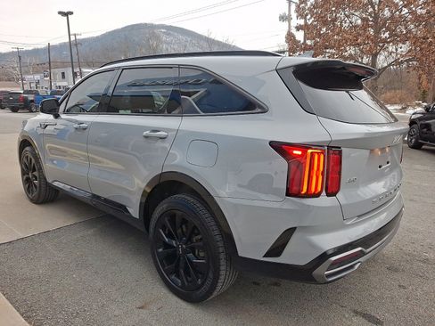 Used 2022 Kia Sorento SX image 4