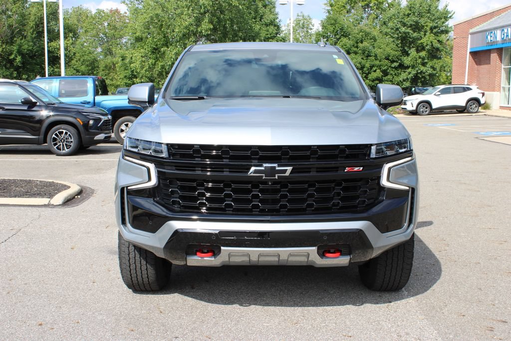 Used 2024 Chevrolet Suburban Z71 w/ Luxury Package AWD/4WD image 7