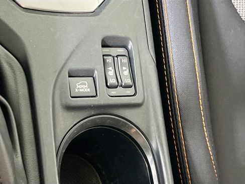 Used 2019 Subaru Crosstrek 2.0i Premium w/ Moonroof Package AWD/4WD image 19