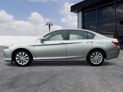Used 2013 Honda Accord EX image 2