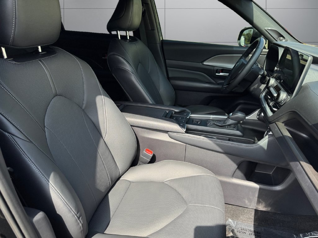 Certified 2026 Toyota Grand Highlander AWD Hybrid image 17