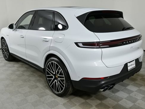 New 2026 Porsche Cayenne E-Hybrid image 3
