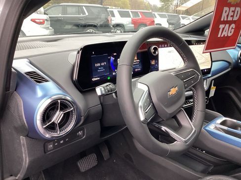 New 2026 Chevrolet Equinox EV LT image 9