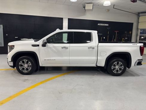 Used 2025 GMC Sierra 1500 SLT image 5