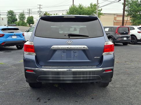 Used 2013 Toyota Highlander Plus AWD/4WD image 6