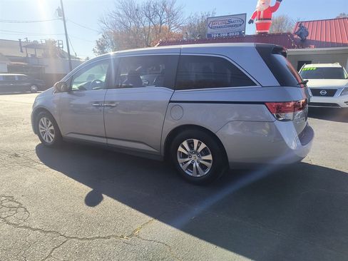 Used 2016 Honda Odyssey SE image 3