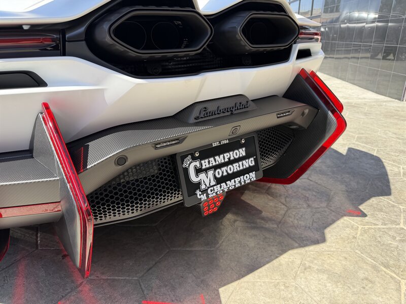 Used 2026 Lamborghini Revuelto AWD/4WD image 22