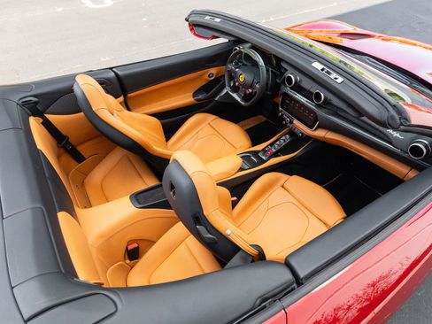 Used 2019 Ferrari Portofino RWD image 69