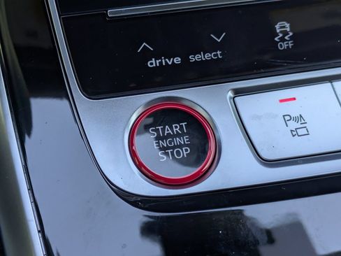 New 2026 Audi SQ8 Prestige AWD/4WD image 31