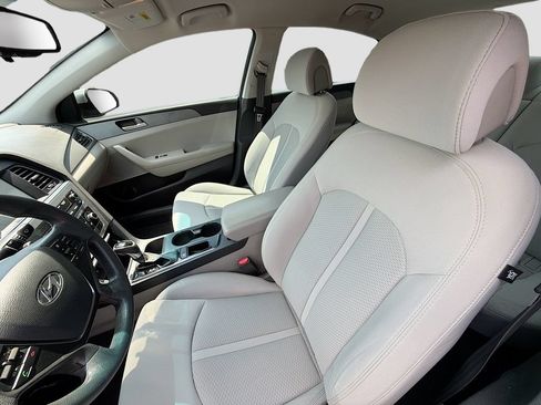 Used 2017 Hyundai Sonata SE FWD image 12