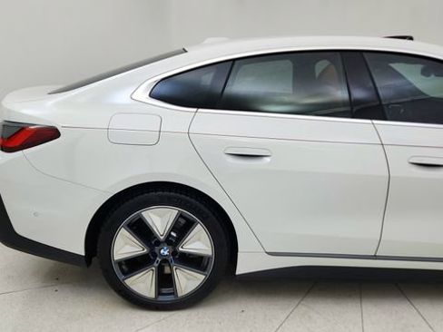 Used 2025 BMW i4 xDrive40i w/ Premium Package image 12