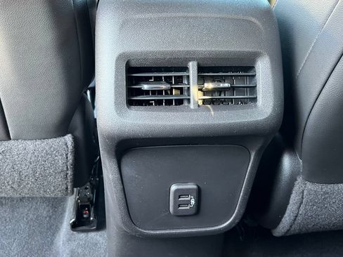 Used 2022 Chevrolet Equinox RS AWD/4WD image 14