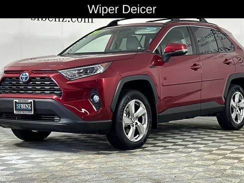 Used 2021 Toyota RAV4 XLE Premium AWD/4WD image 9