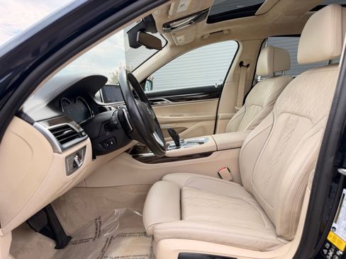 Used 2016 BMW 750i xDrive AWD/4WD image 21