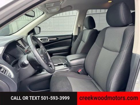 Used 2020 Nissan Pathfinder SV image 9