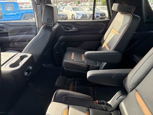 Used 2024 GMC Yukon AT4 w/ AT4 Premium Package image 6