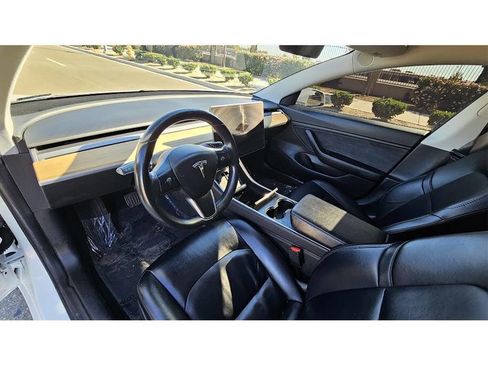 Used 2018 Tesla Model 3 Long Range image 13