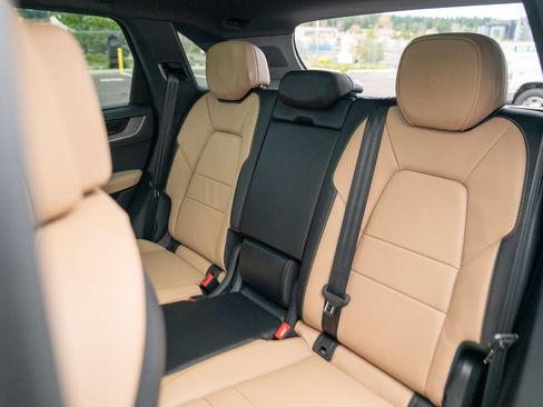Certified 2026 Porsche Cayenne AWD/4WD image 23