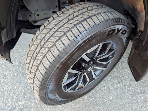 Used 2020 Toyota Tacoma SR5 image 21