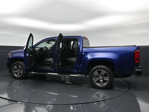Used 2015 Chevrolet Colorado LT w/ Luxury Package RWD image 39
