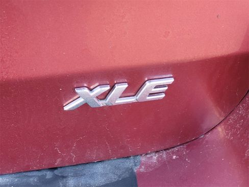 Used 2019 Toyota Sienna L image 5