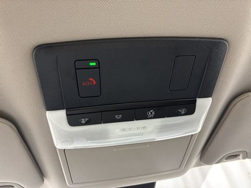 Used 2025 Nissan Altima 2.5 SV FWD image 21