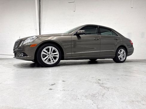 Used 2011 Mercedes-Benz E 350 Sedan image 20