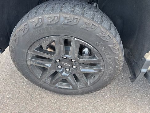Used 2023 Chevrolet Silverado 1500 LT Trail Boss w/ Protection Package AWD/4WD image 8