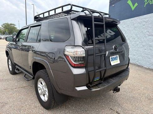 Used 2018 Toyota 4Runner SR5 AWD/4WD image 3