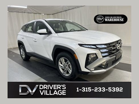 Used 2025 Hyundai Tucson SE AWD/4WD image 1