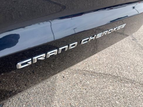 Used 2014 Jeep Grand Cherokee Limited w/ Luxury Group II image 24