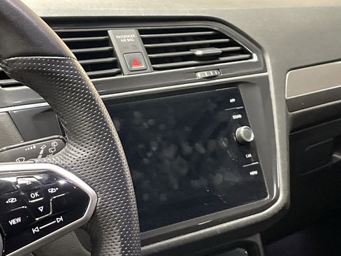 Used 2023 Volkswagen Tiguan SE R-Line FWD image 11