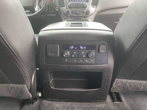 Used 2020 Chevrolet Suburban Premier AWD/4WD image 28