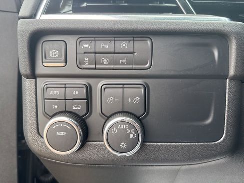 Used 2025 Chevrolet Tahoe LT AWD/4WD image 21