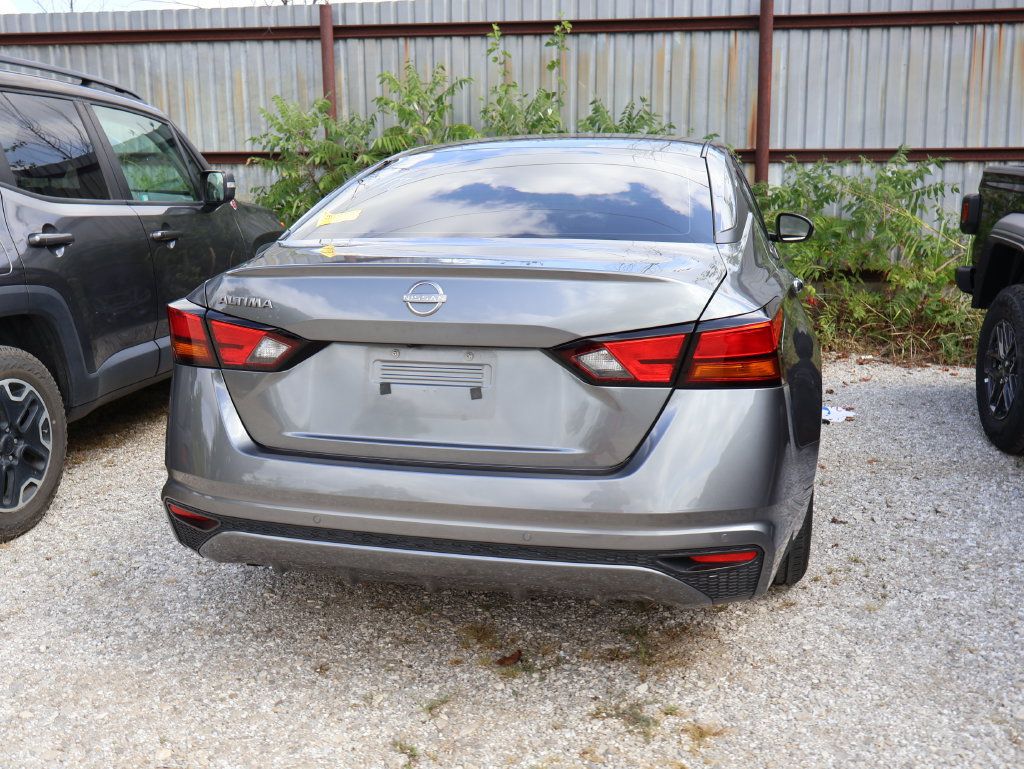 Used 2023 Nissan Altima 2.5 S FWD image 7
