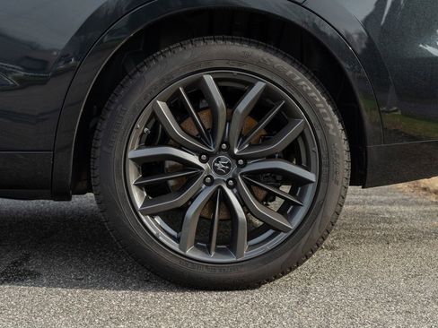 Used 2024 Maserati Levante GT Ultima image 10