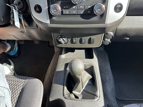 Used 2013 Nissan Frontier SV AWD/4WD image 16