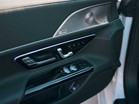 Used 2024 Mercedes-Benz SL 55 AMG 4MATIC image 16