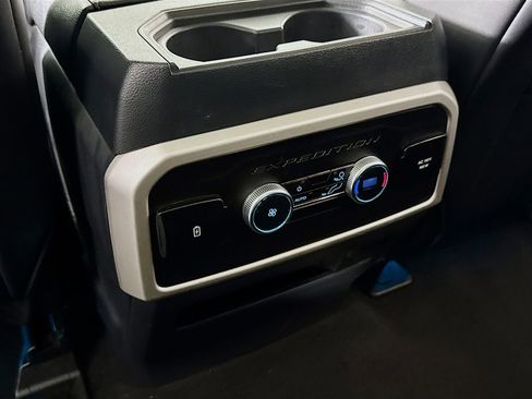 Used 2024 Ford Expedition XLT image 22