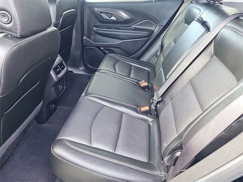 Used 2024 GMC Terrain SLT image 32