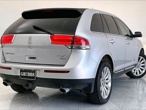 Used 2014 Lincoln MKX AWD w/ Equipment Group 102A image 2