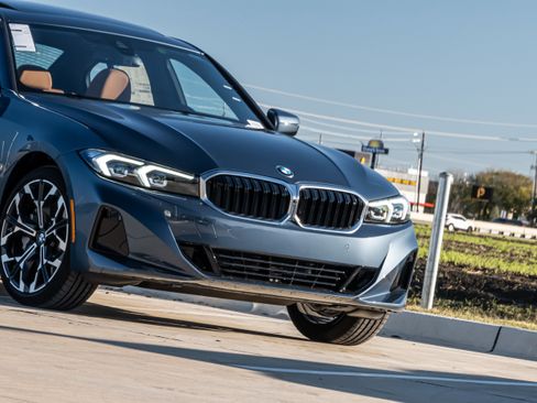 New 2026 BMW 330i Sedan w/ Premium Package image 5