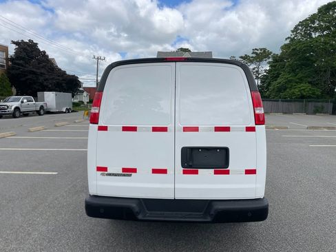 Used 2021 Chevrolet Express 2500 RWD image 6