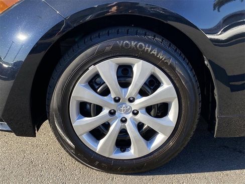 Certified 2025 Toyota Corolla LE image 12